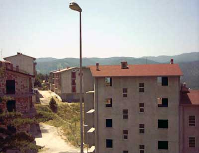 Zicht van moderne San Giovanni in Fiore De foto: Gaetano MASCARO, copyright 2003 